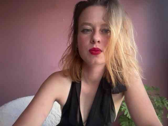 BettyLovely webcam
