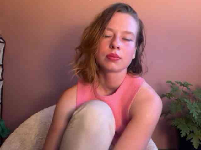 BettyLovely Live Webcam on BongaCams