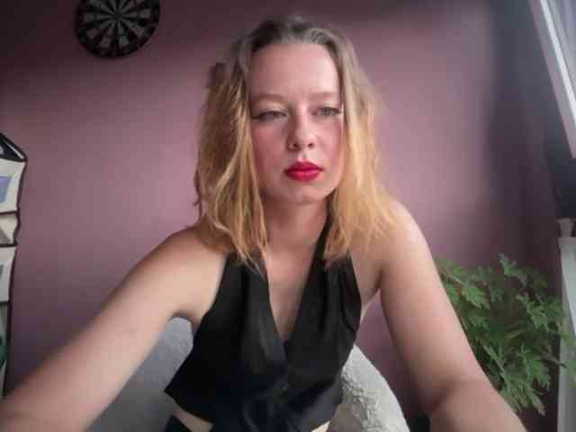 BettyLovely webcam
