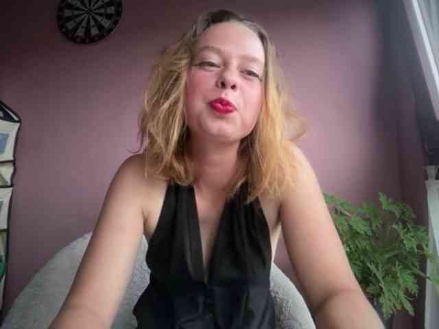 BettyLovely webcam