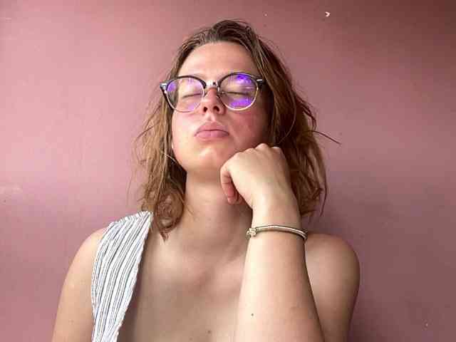 BettyLovely webcam