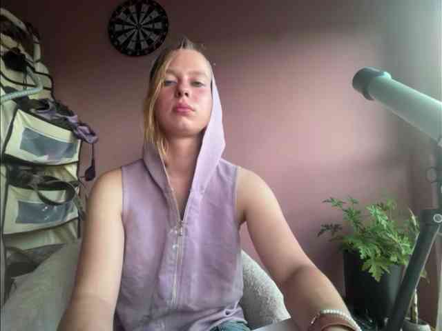 BettyLovely webcam