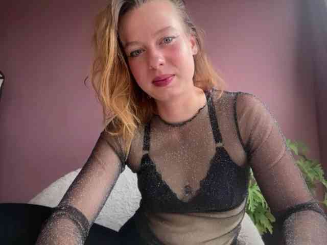 BettyLovely webcam