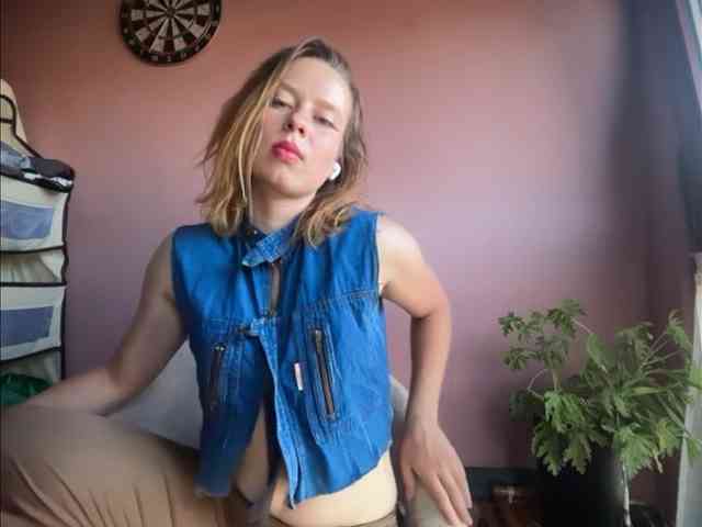 BettyLovely webcam