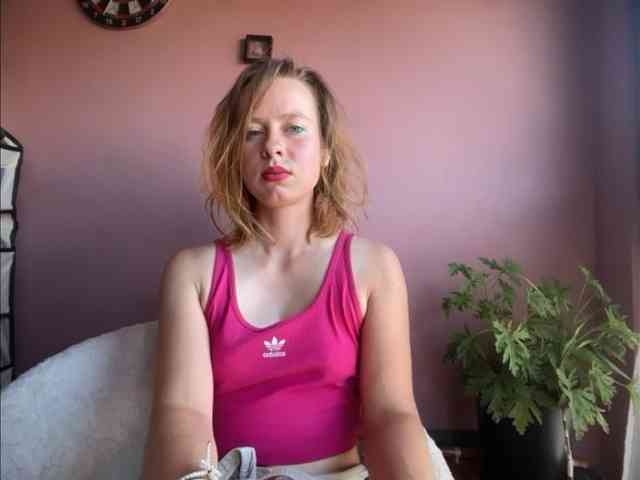 BettyLovely webcam
