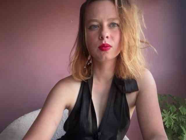 BettyLovely webcam