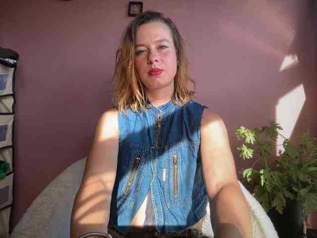 BettyLovely webcam