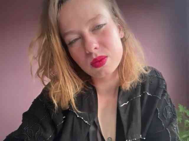 BettyLovely webcam