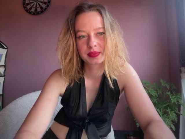 BettyLovely webcam