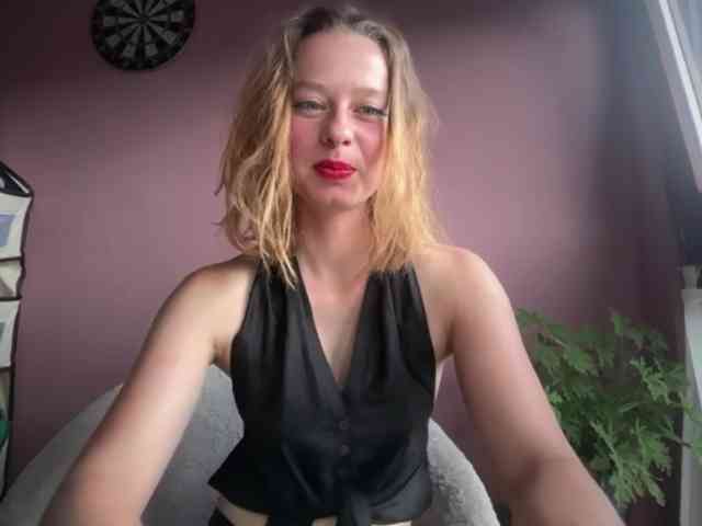 BettyLovely webcam