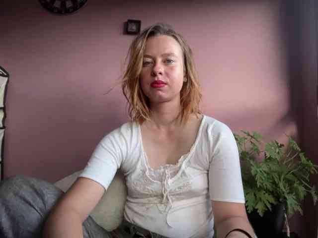 BettyLovely webcam