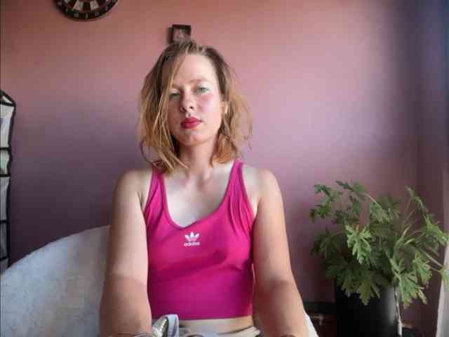 BettyLovely webcam