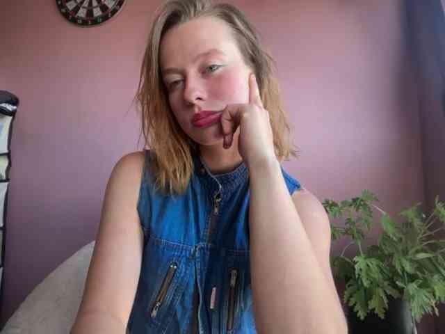 BettyLovely webcam