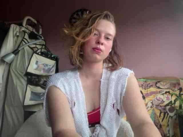 BettyLovely webcam