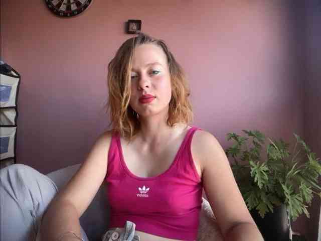 BettyLovely webcam