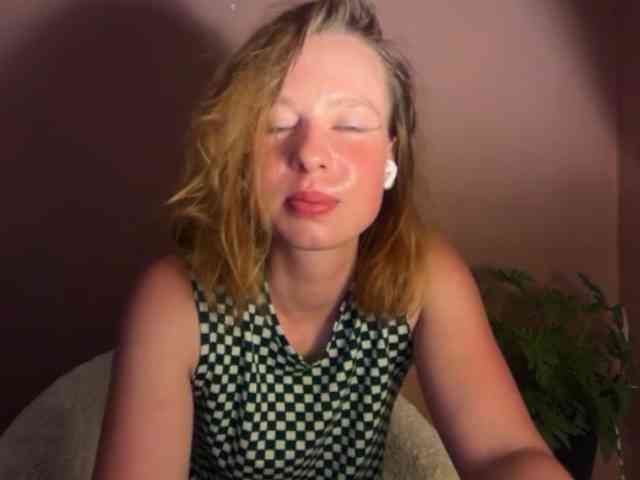 BettyLovely webcam