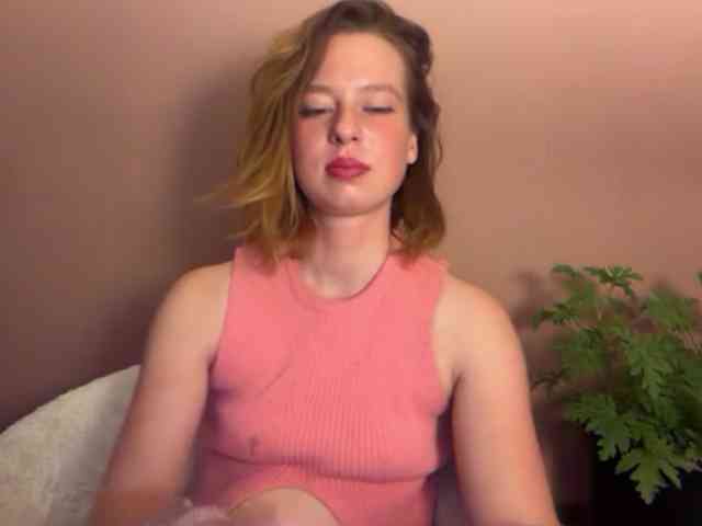 BettyLovely Live Webcam on BongaCams