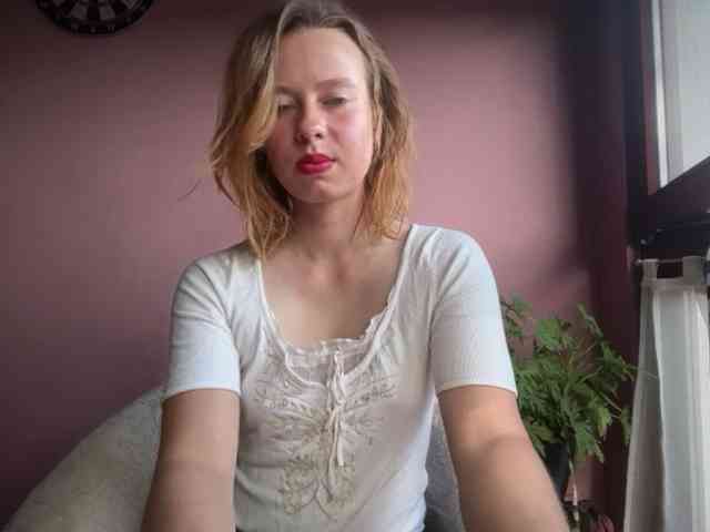 BettyLovely webcam