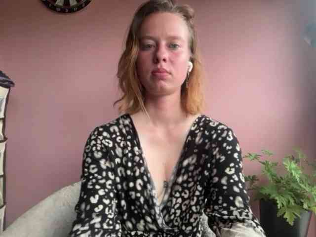 BettyLovely Live Webcam on BongaCams
