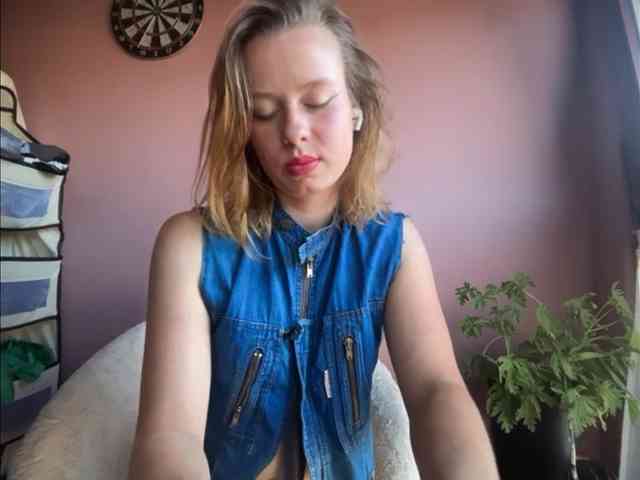 BettyLovely webcam