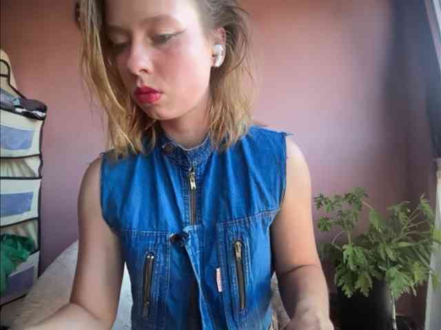 BettyLovely webcam