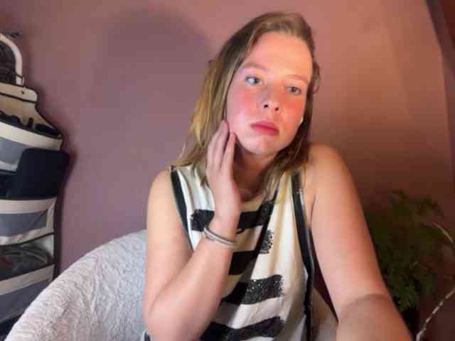 BettyLovely webcam