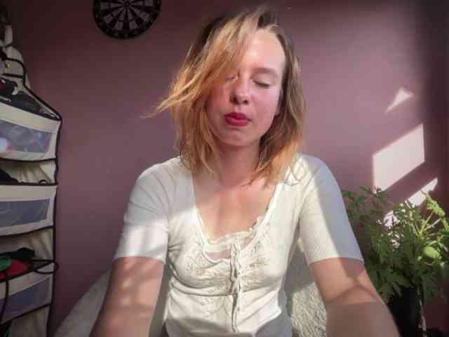 BettyLovely webcam