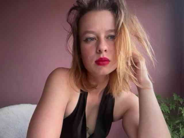 BettyLovely webcam