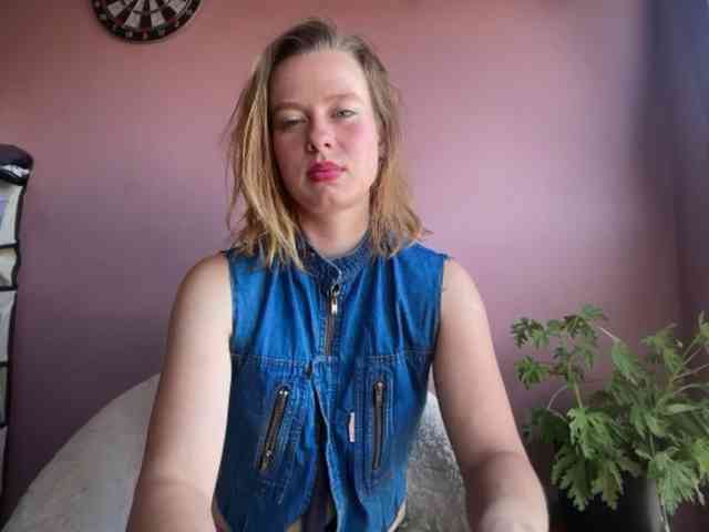 BettyLovely webcam
