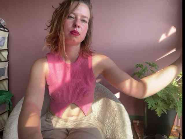 BettyLovely Live Webcam on BongaCams