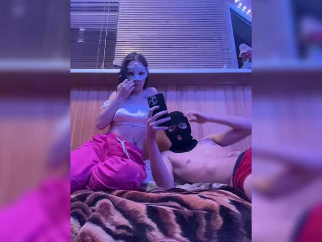 Double-Trouble live cam on BongaCams