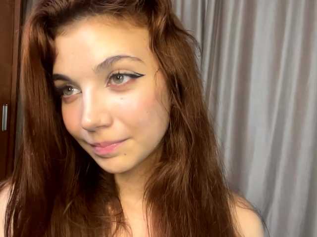 MyrleLinnan live cam on BongaCams