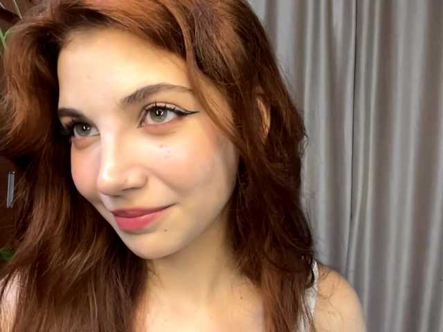 MyrleLinnan live cam on BongaCams