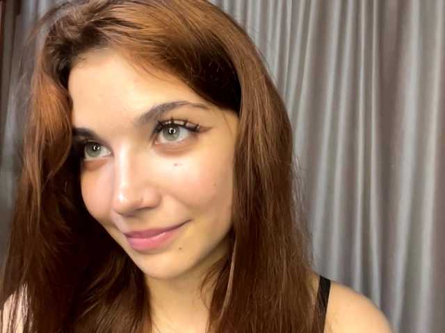 MyrleLinnan live cam on BongaCams