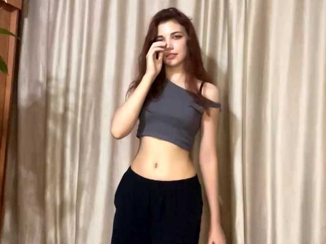 MyrleLinnan live cam on BongaCams