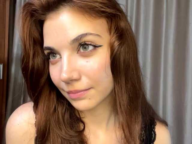 MyrleLinnan live cam on BongaCams