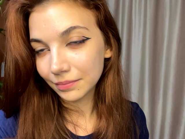 MyrleLinnan live webcam show