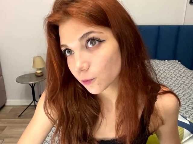 MyrleLinnan live cam on BongaCams