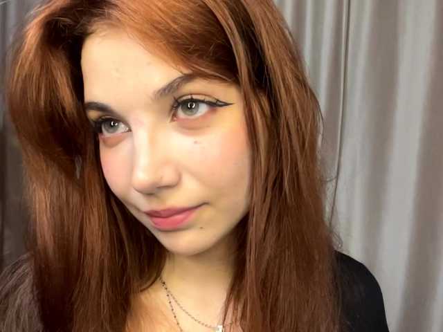 MyrleLinnan live cam on BongaCams