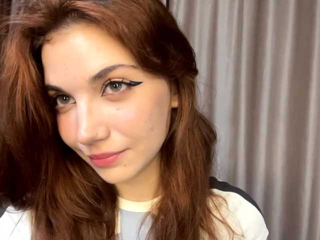 MyrleLinnan live webcam show