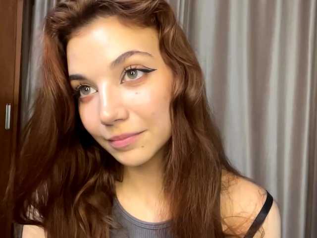 MyrleLinnan live cam on BongaCams
