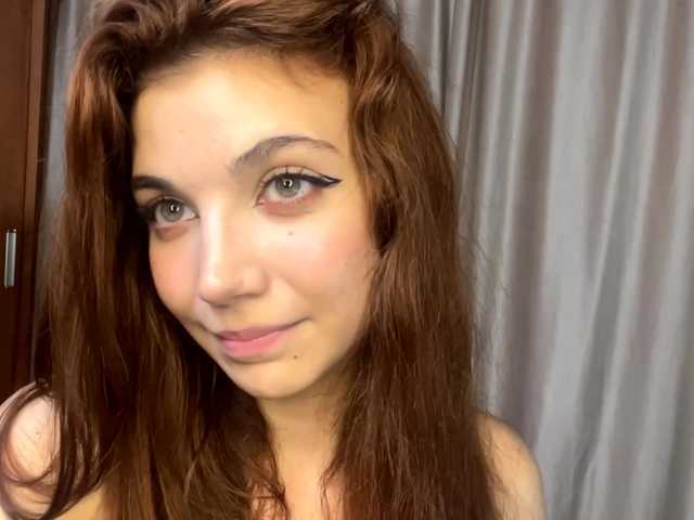 MyrleLinnan live webcam show
