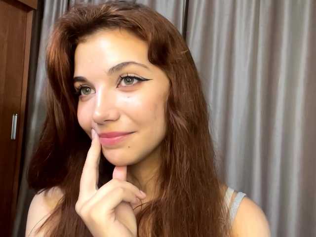 MyrleLinnan live cam on BongaCams