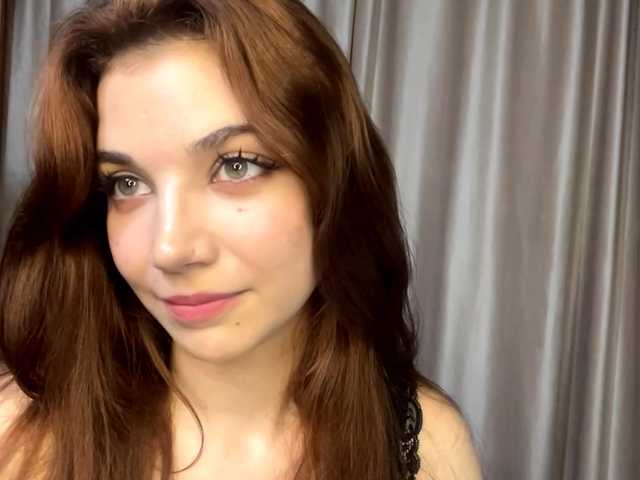 MyrleLinnan live cam on BongaCams