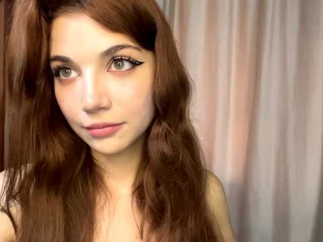 MyrleLinnan live cam on BongaCams