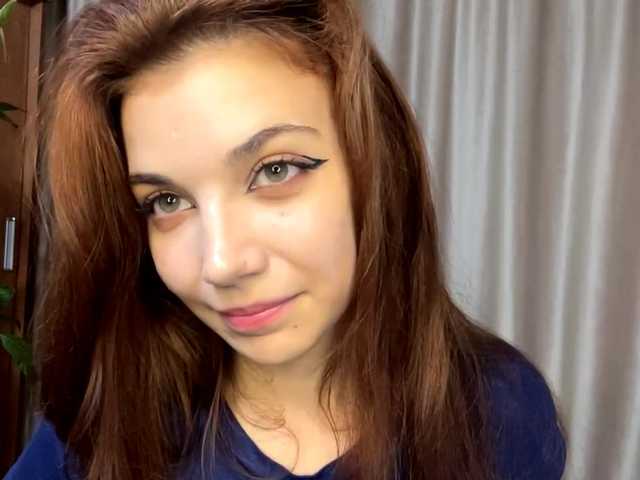 MyrleLinnan live webcam show