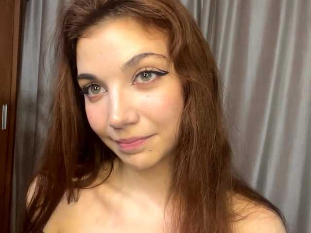 MyrleLinnan live cam on BongaCams