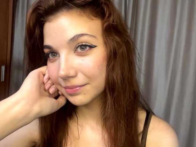 MyrleLinnan live cam on BongaCams