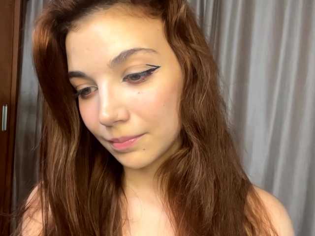 MyrleLinnan live cam on BongaCams
