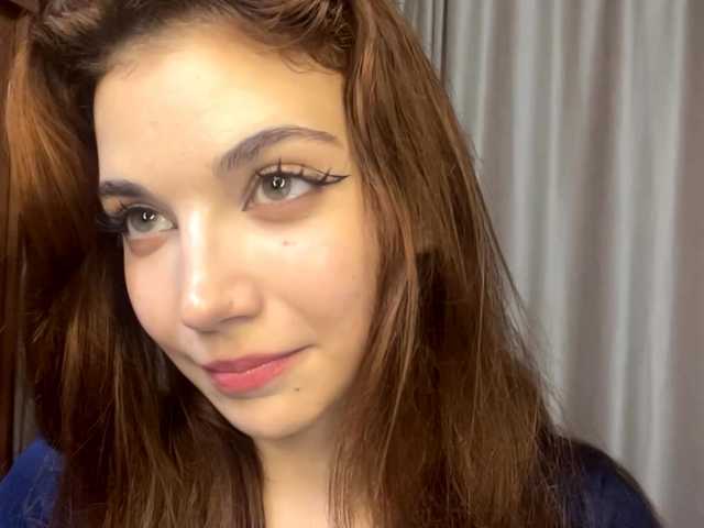 MyrleLinnan live cam on BongaCams